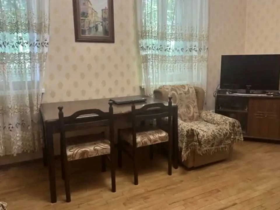 Будинок. Дніпро, Хортицька вул. (Боженка)