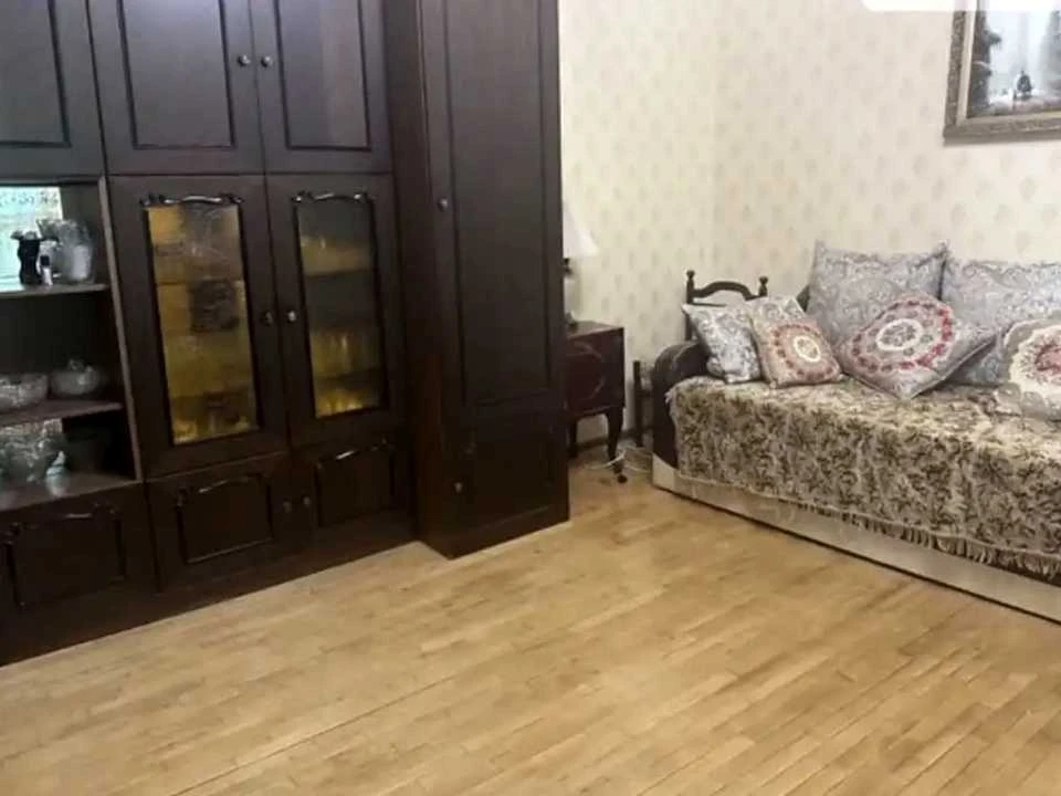 Будинок. Дніпро, Хортицька вул. (Боженка)