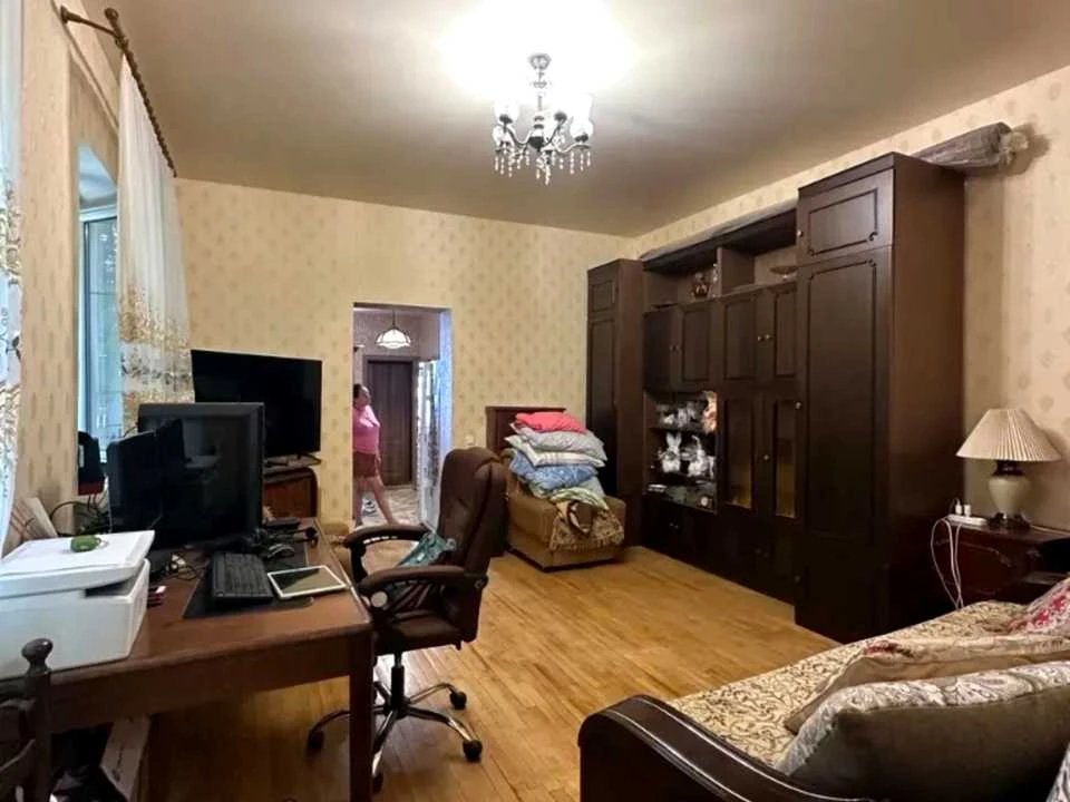 Будинок. Дніпро, Хортицька вул. (Боженка)