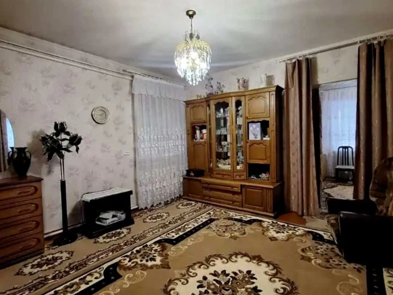 Будинок. Дніпро, Лавандова вул. (Петра Сиротиніна)