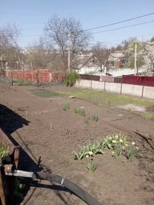 Продам дом на Мирном, 3 комнаты+7сот земли