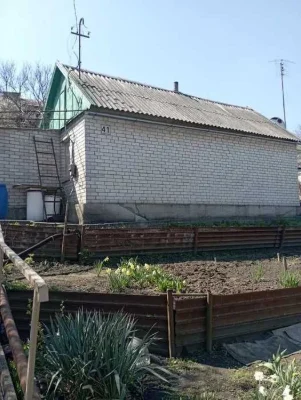 Продам дом на Мирном, 3 комнаты+7сот земли