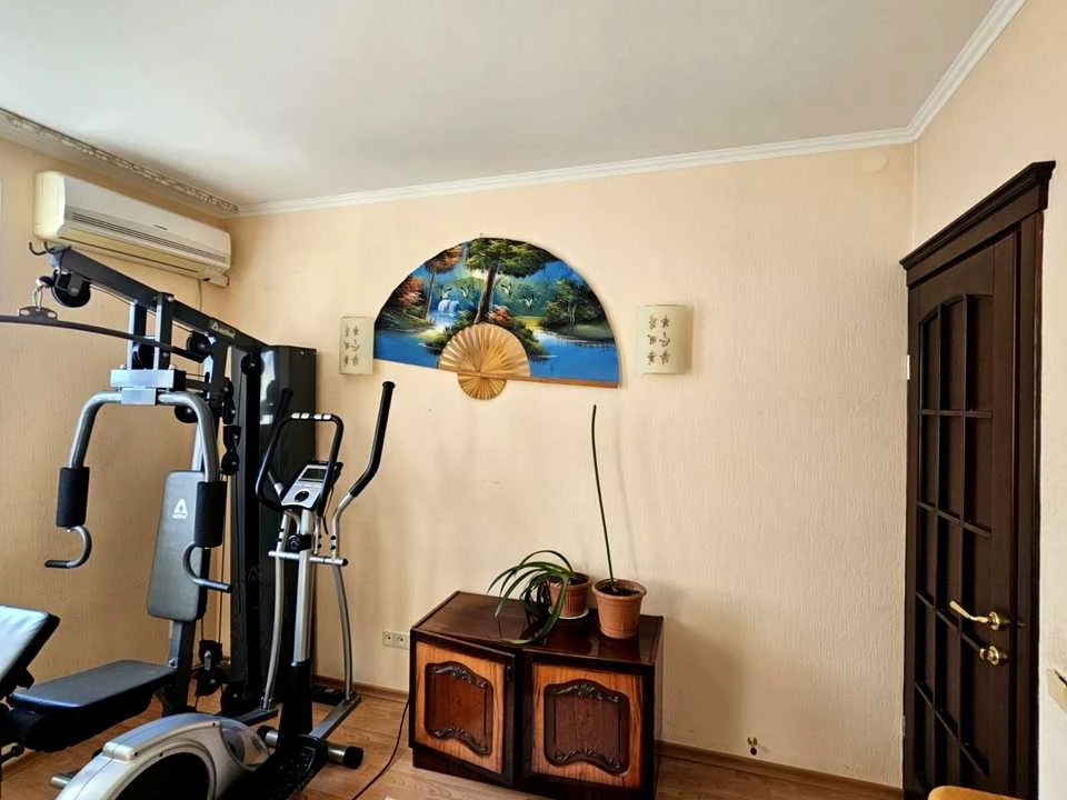 Будинок. Дніпро, Трояндова