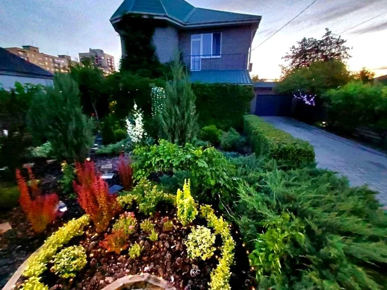 Будинок. Дніпро, Червоної Калини вул. (Ашхабадська)