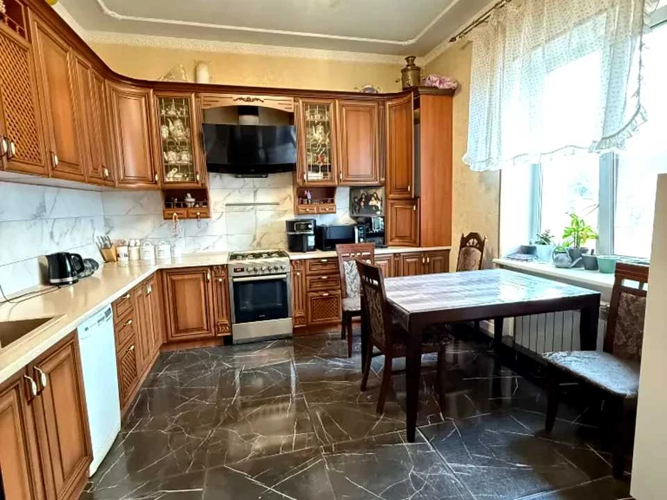 Будинок. Дніпро, Червоної Калини вул. (Ашхабадська)
