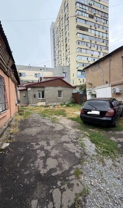 Продаж частини будинку на вул. Бригадна, 5