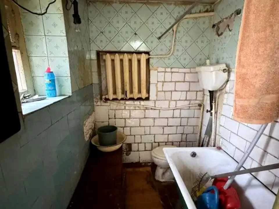 Будинок. Дніпро, Демократична