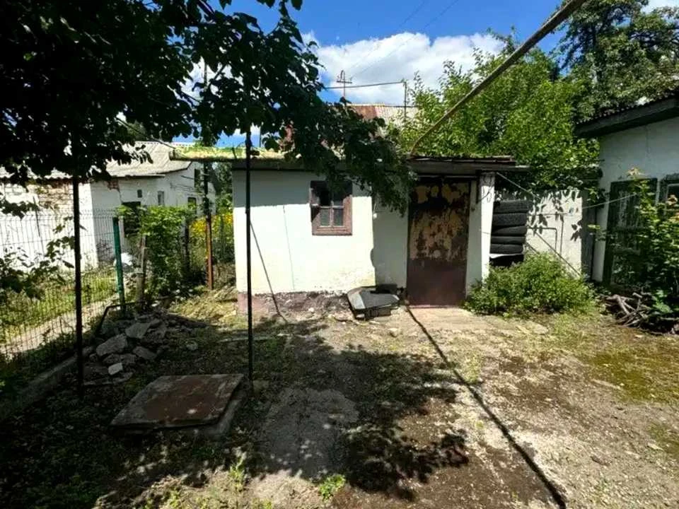 Будинок. Дніпро, Демократична