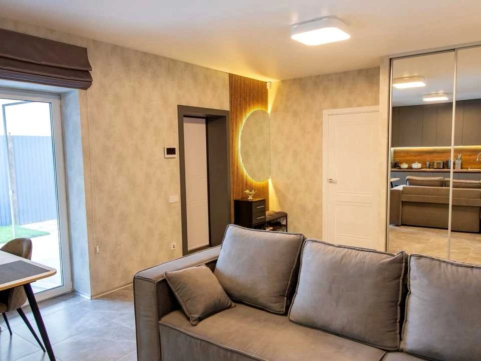 Будинок. Дніпро, Іси Мунаєва вул. (Краснодонська)
