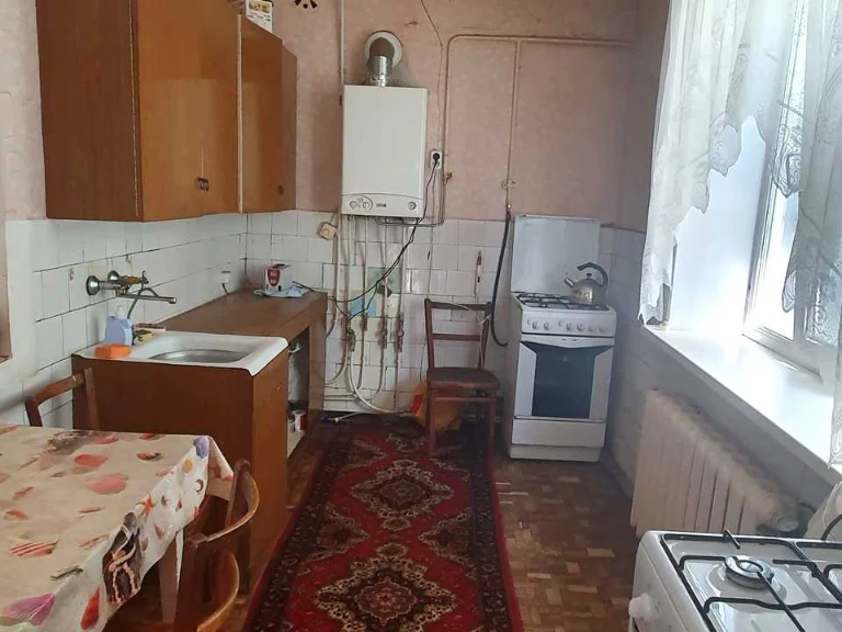 Будинок. Дніпро, Максима Рыльского