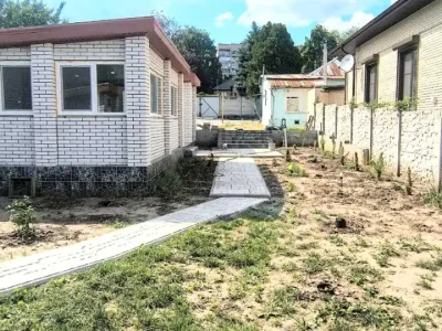 Будинок. Дніпро, Любомира Гузара вул.
