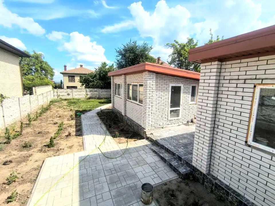 Будинок. Дніпро, Любомира Гузара вул.