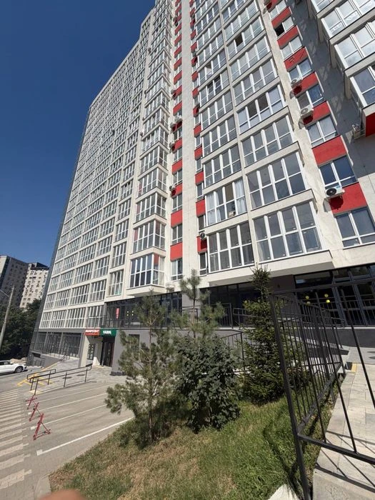 Продам квартиру в Акварель-3