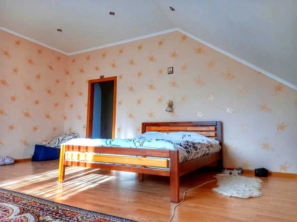 Будинок. Дніпро, Незламна вул. (Петрозаводська)