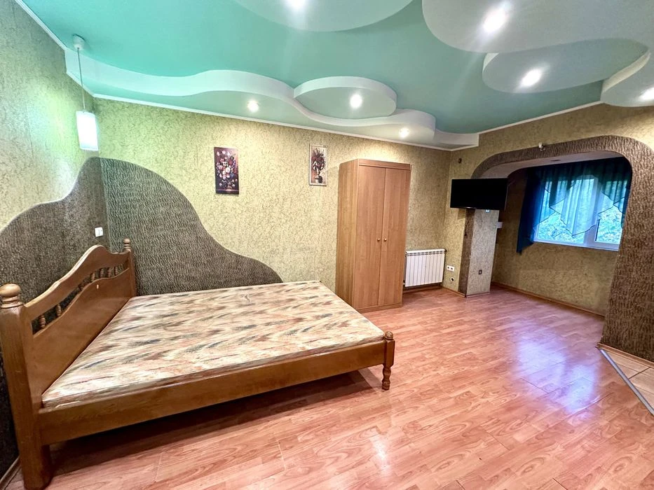 Studio apartment in the center, Profsoyuzov district, owner