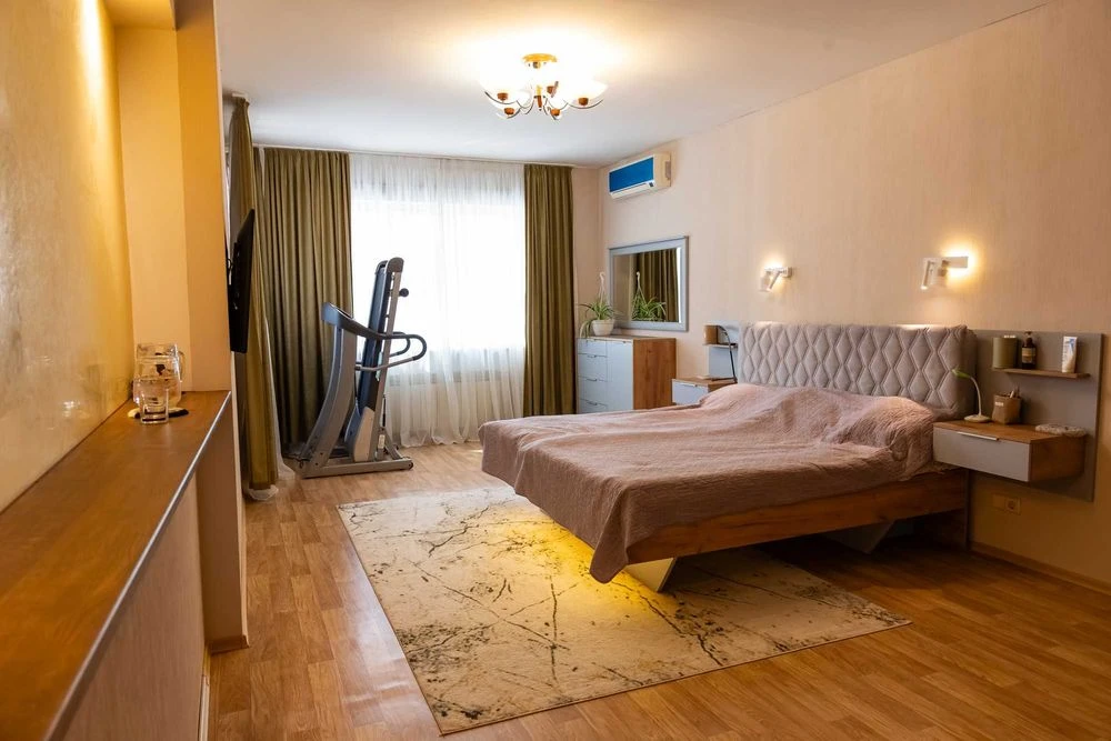 Продам двоповерховий будинок,  Соборний р-н Високовольтной б