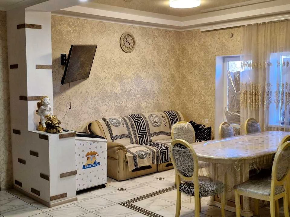 Будинок. Дніпро, Червоної Калини вул. (Ашхабадська)