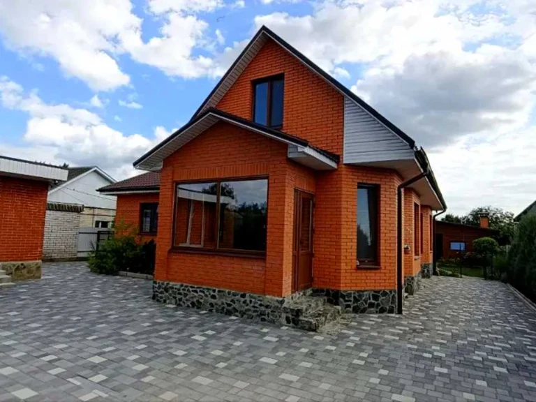Будинок. Дніпро, Бережна вул.