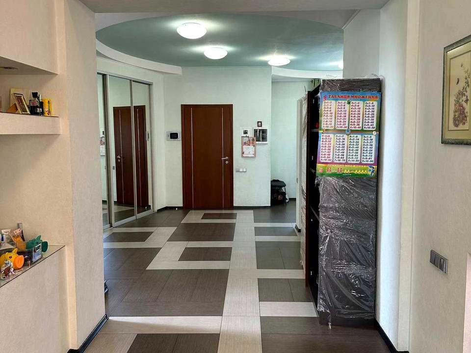 Будинок. Дніпро, Кривоноса вул.