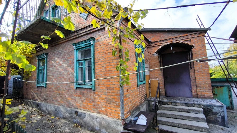 Продам добротний цегляний будинок,  Мирний