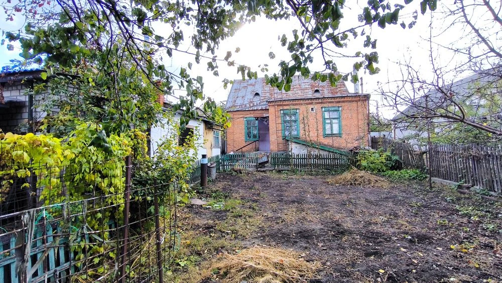 Продам добротний цегляний будинок,  Мирний