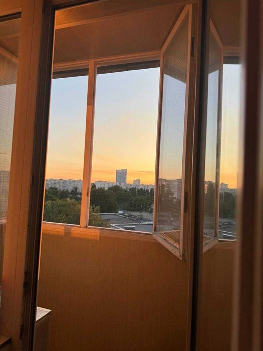 I will sell a 2-room apartment on Academician Pavlova Street, 313 "B", GAZ!! CIR