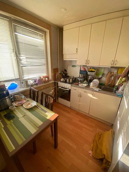 I will sell a 2-room apartment on Academician Pavlova Street, 313 "B", GAZ!! CIR