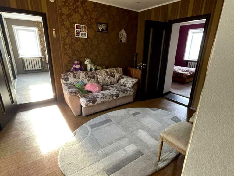 Будинок. Дніпро, Залізнична