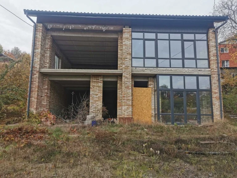 Продам дом дуплекс в центре