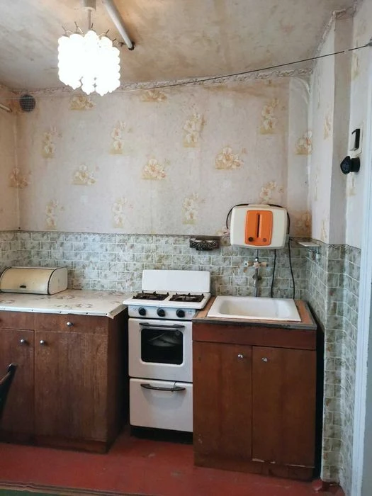 Продам участок с домом в Центре, р-н Сечевых Стрельцов