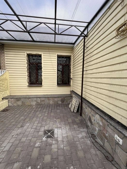 Продам часть коттеджа на улице Революционной