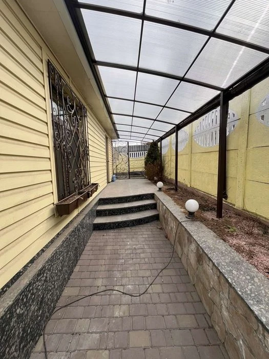 Продам часть коттеджа на улице Революционной