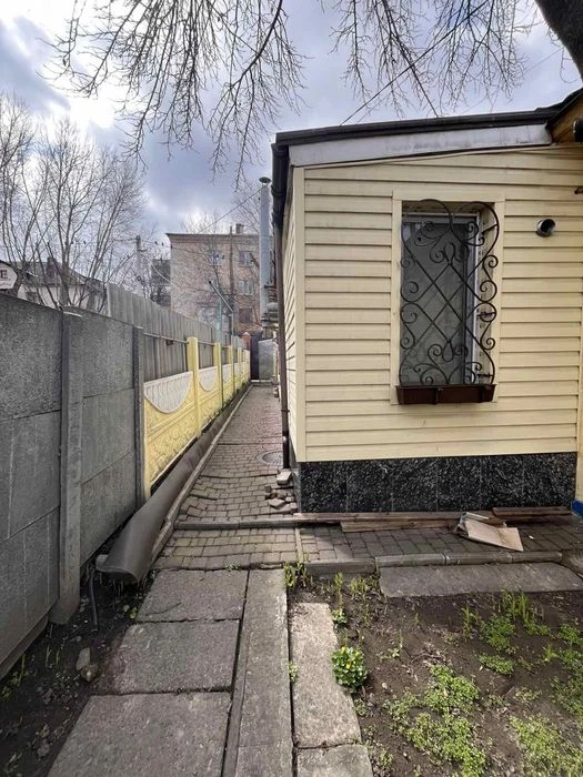 Продам часть коттеджа на улице Революционной