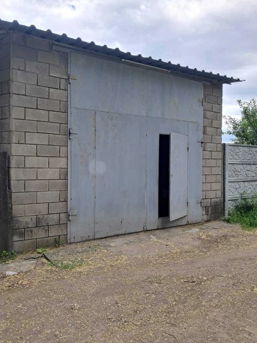 Продам дом 77 кв.м. Ремонт. Большой гараж. П-т Металлургов.