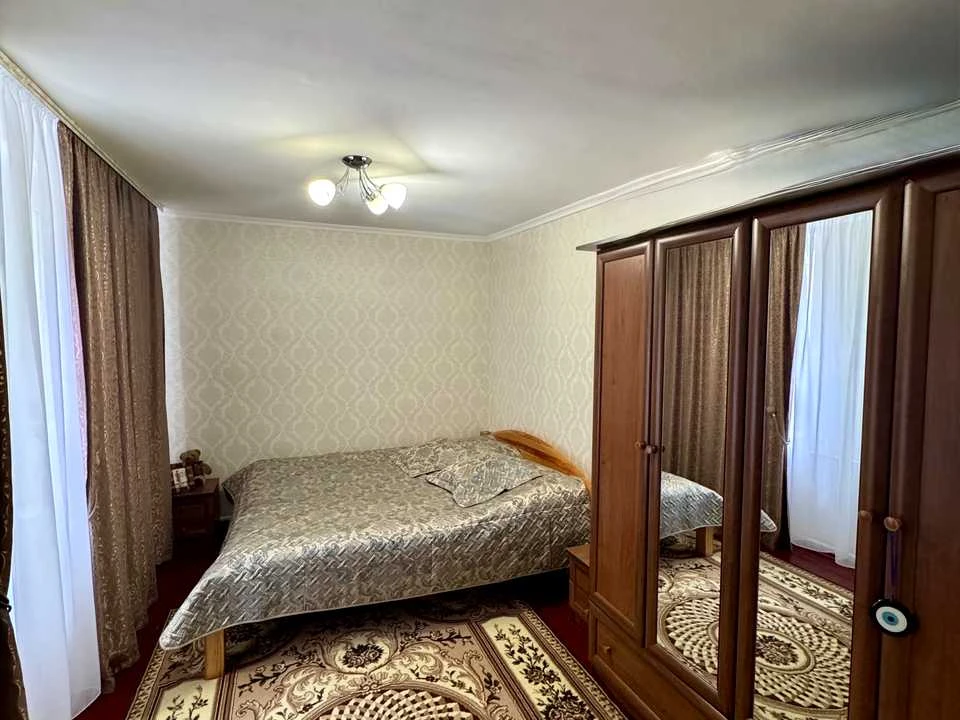 Будинок. Дніпро, Жоржинський пров.