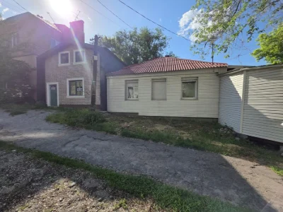 Продам часть дома. Центр.