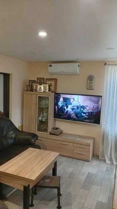 Продам Уютный дом у Днепра | Тихий район | Заходи и живи