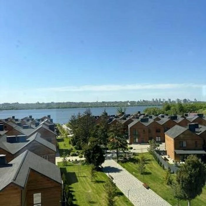 Елітний будинок з видом на річку ЖК Comfort City Lagoon, Дні