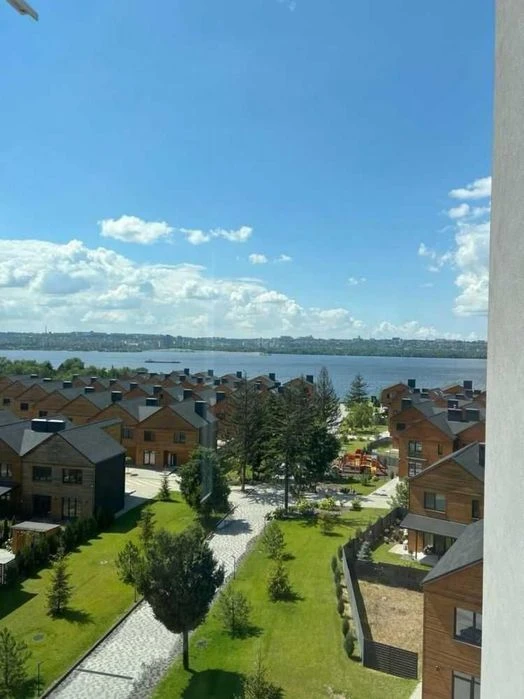 Елітний будинок з видом на річку ЖК Comfort City Lagoon, Дні