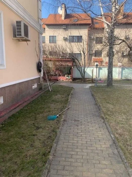 Житловий будинок 686,8 кв.м. з ремонтом, 7 кімн, Рибінська 2