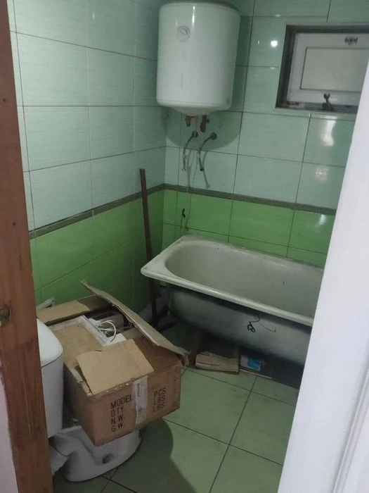 Продажа дома в общем дворе.