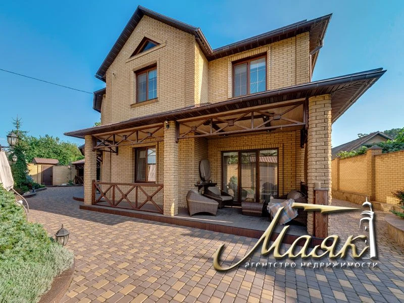 House in Aleksandrovsky district.