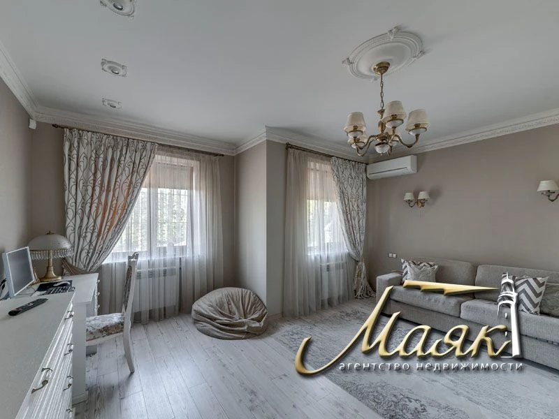 House in Aleksandrovsky district.