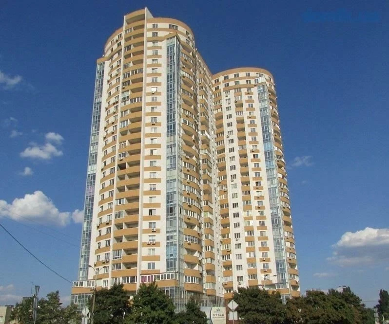 Selling a 1-room apartment in the Barvinok residential complex - Shumskogo 5 (Bereznyaki)