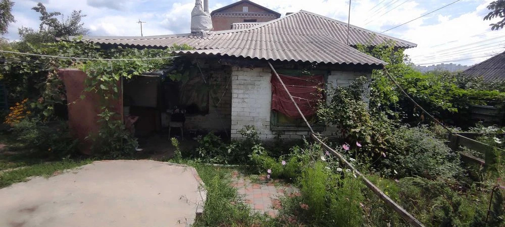 Продам частину домоволодіння 55 м + 4 сот. землі р-н пр.Мета