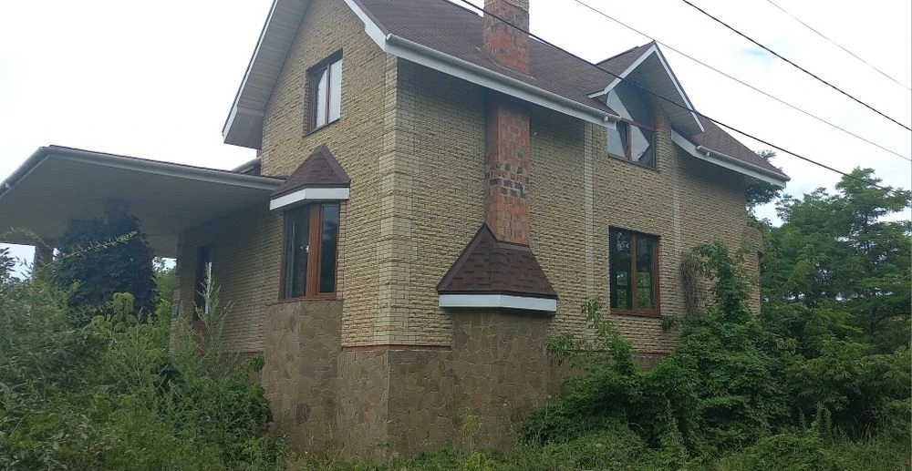 Продам будинок біля річки Дніпро