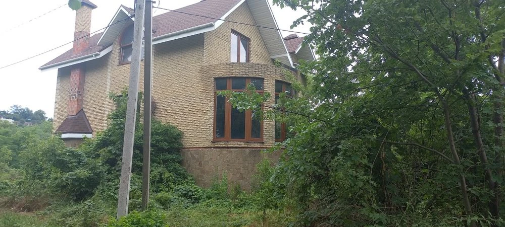 Продам будинок біля річки Дніпро