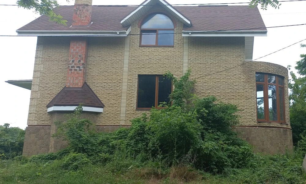 Продам будинок біля річки Дніпро