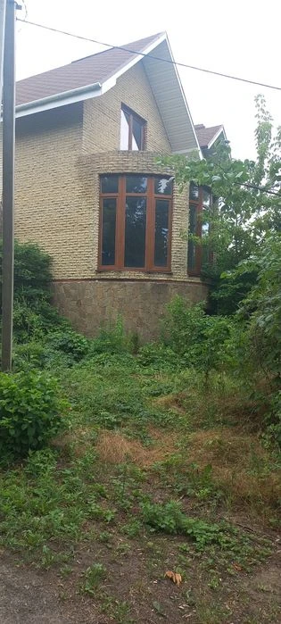 Продам будинок біля річки Дніпро