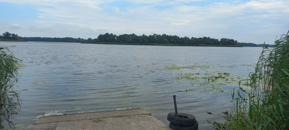 Продам будинок біля річки Дніпро